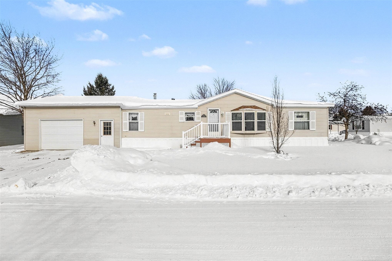 Homes for sale in Cedar Springs, MI | 3567 Hollyfield Dr, Cedar Springs, MI 49319 | MLS# 70513314