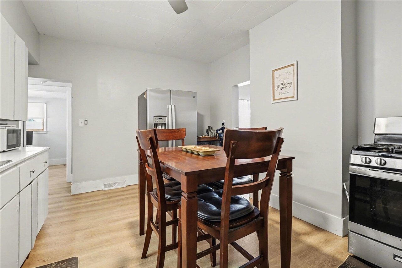 524 Davis Street, Manistee, MI, 49660-1949