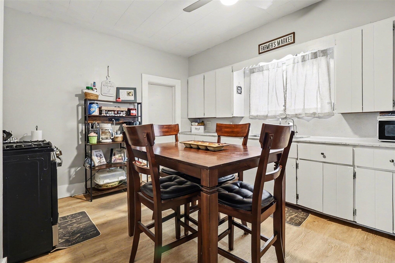 524 Davis Street, Manistee, MI, 49660-1949