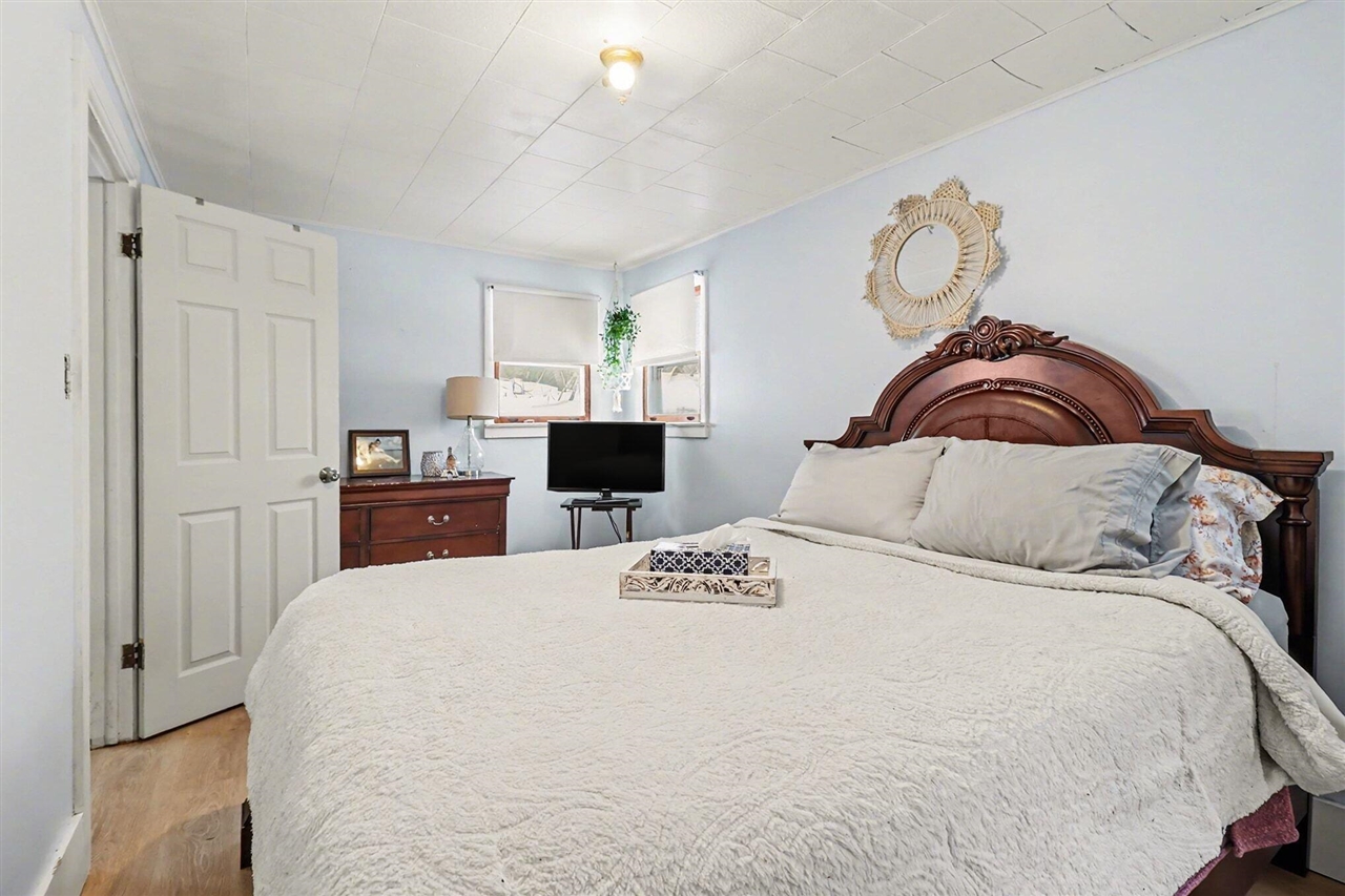 524 Davis Street, Manistee, MI, 49660-1949