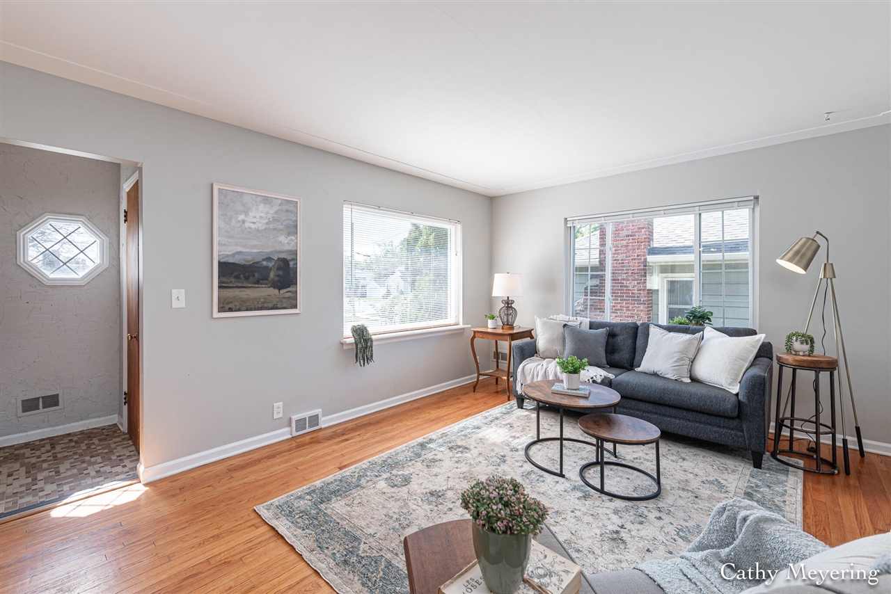 Homes for sale in Grand Rapids, MI | 809 Everglade Dr, Grand Rapids, MI 49507 | MLS# 70513365