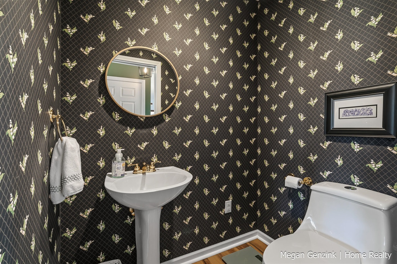 210 Bay Circle Court, Holland, MI, 49424