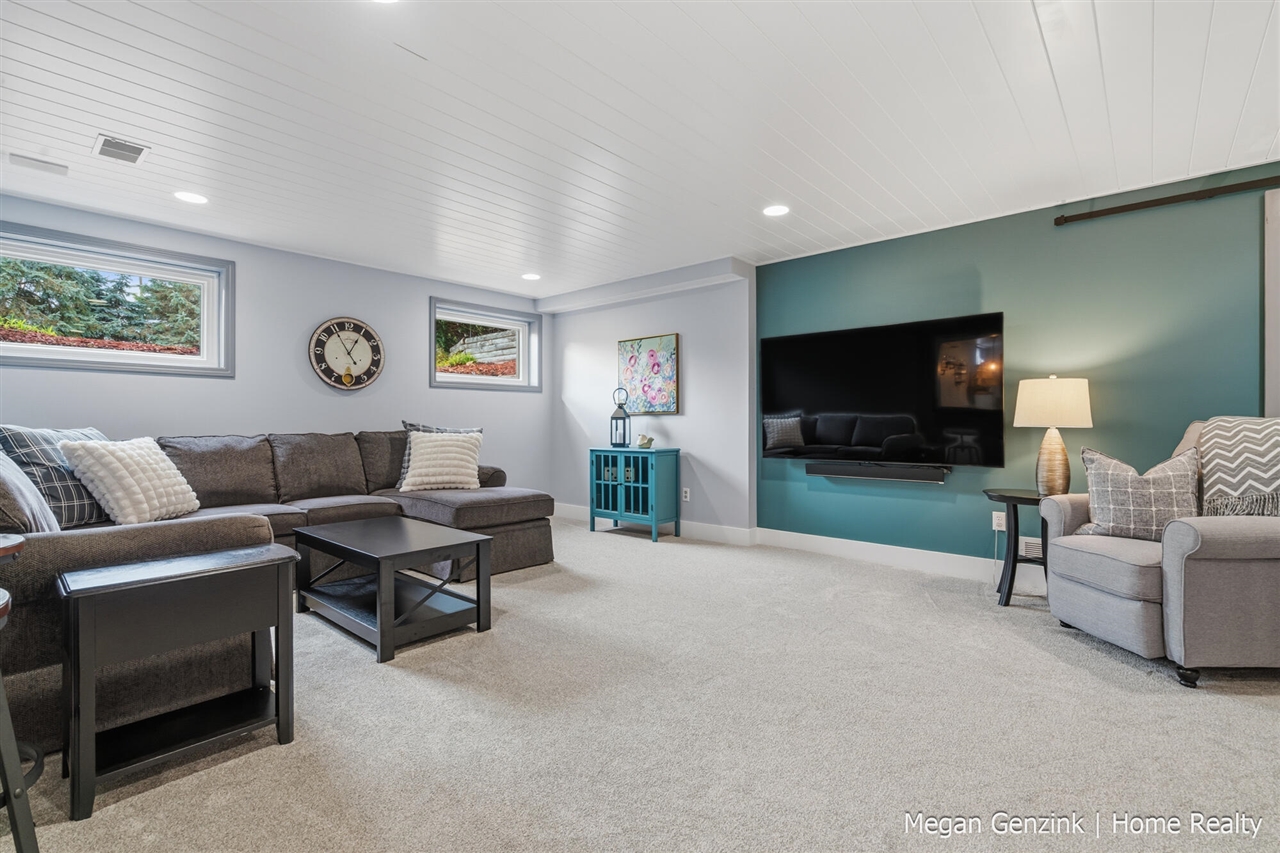 210 Bay Circle Court, Holland, MI, 49424