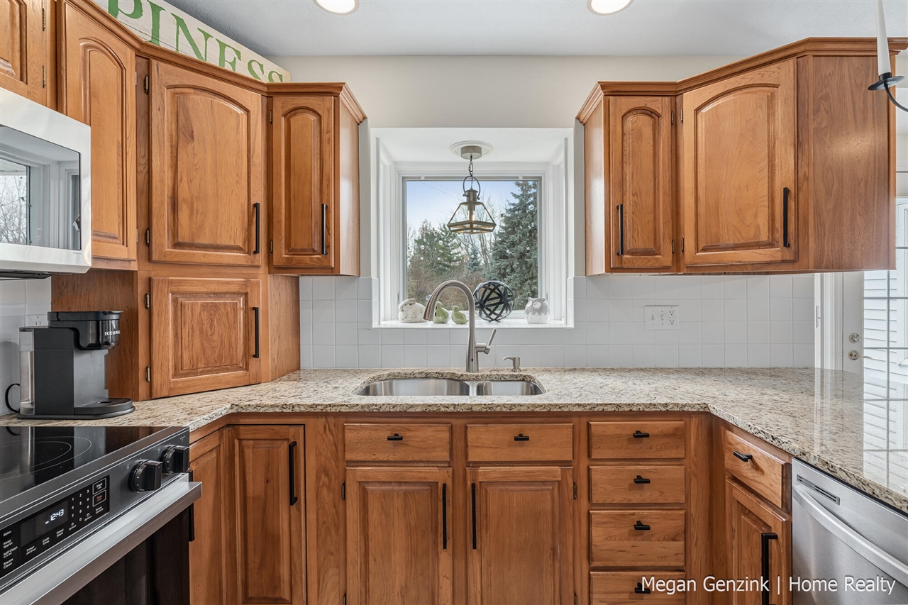 210 Bay Circle Court, Holland, MI, 49424