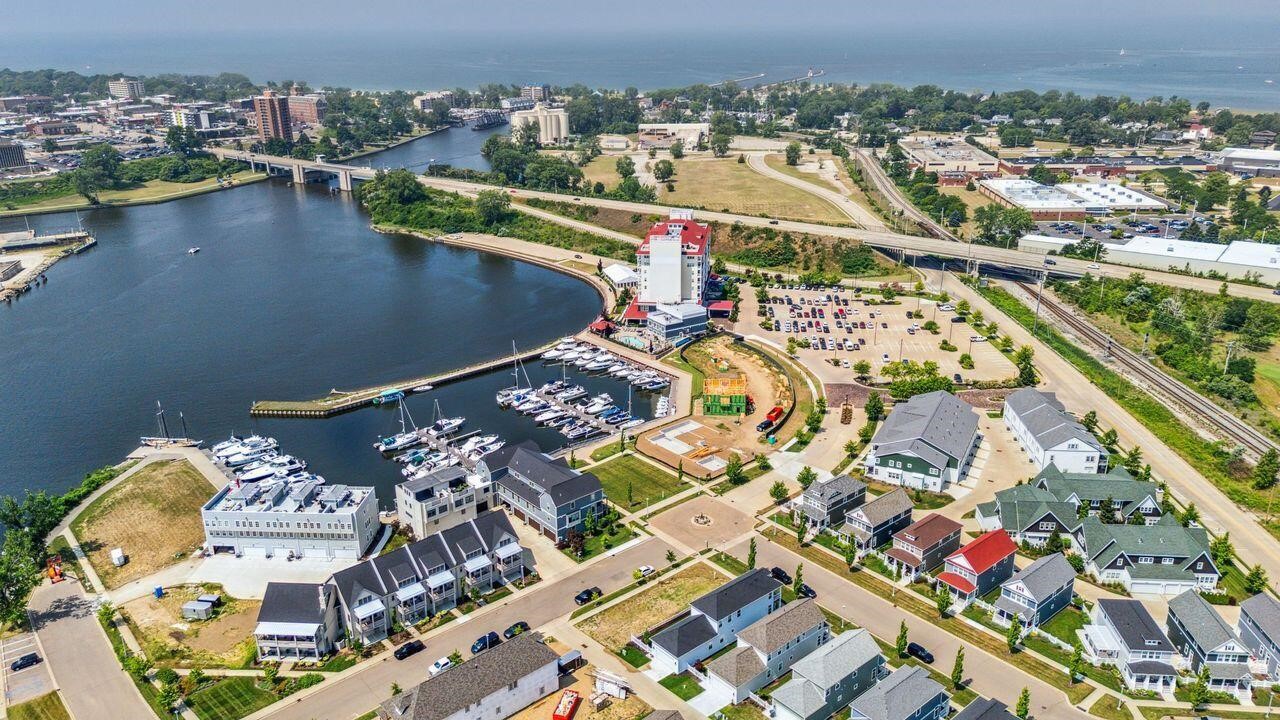 800 Whitwam Drive, Saint Joseph, MI, 49085