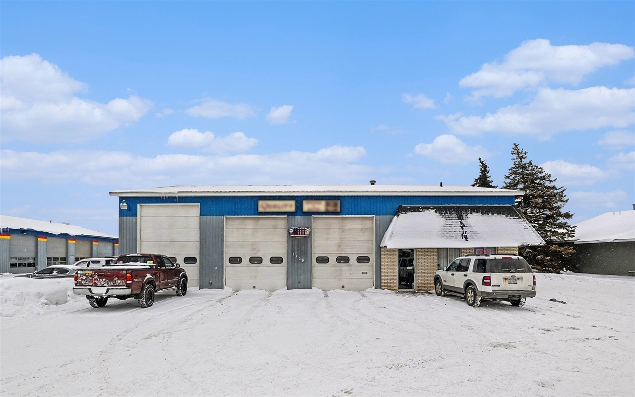 2470 Van Ommen Drive, Holland, MI, 49424-9214