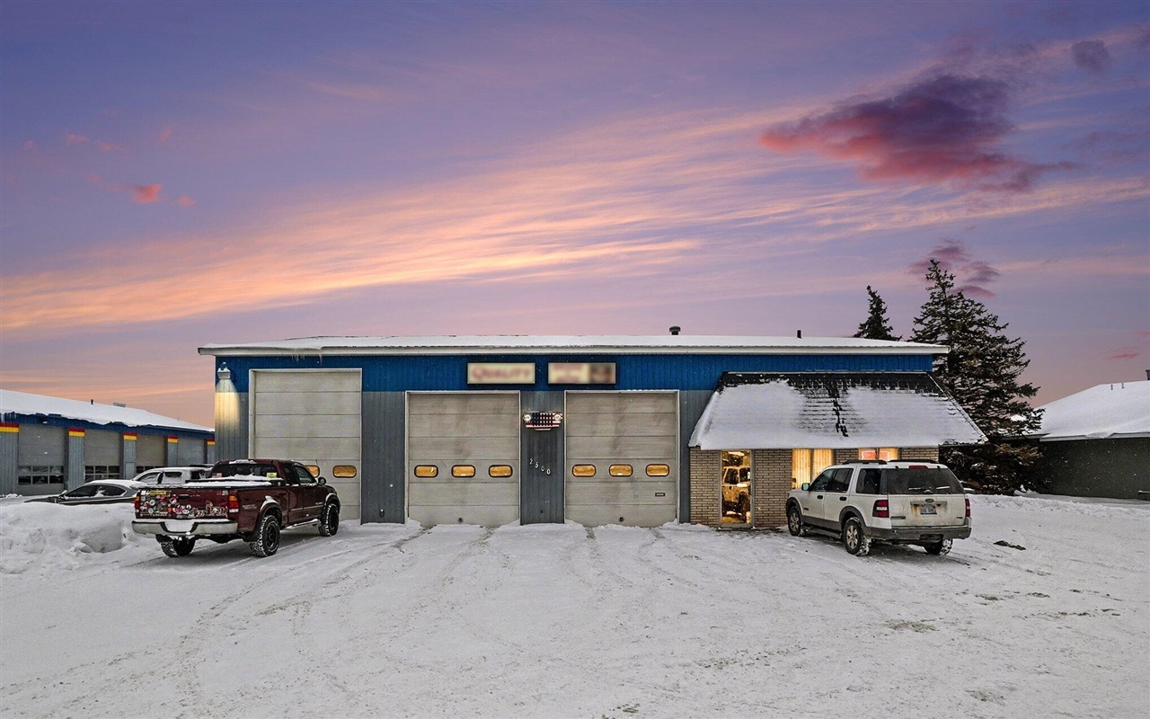 2470 Van Ommen Drive, Holland, MI, 49424-9214