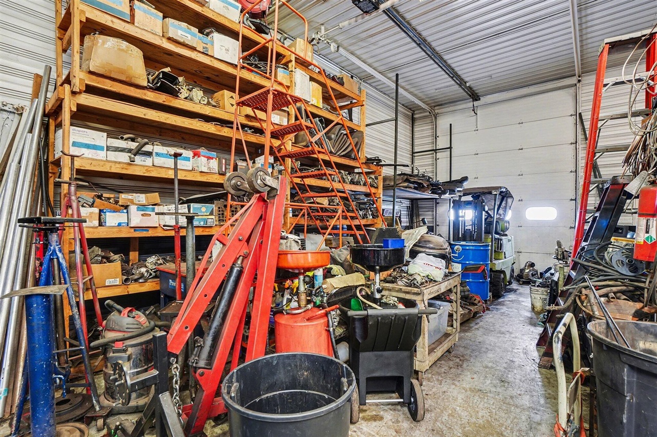 2470 Van Ommen Drive, Holland, MI, 49424-9214