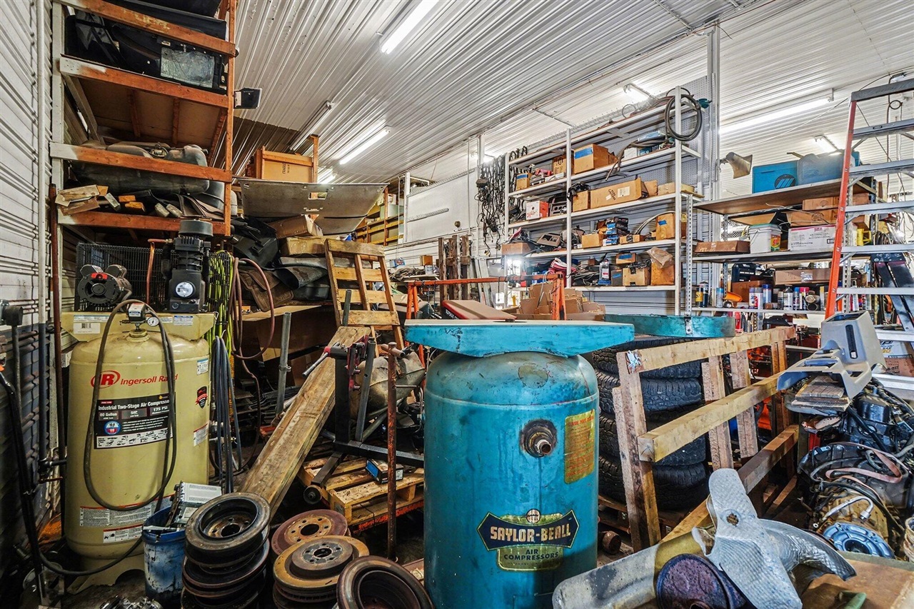 2470 Van Ommen Drive, Holland, MI, 49424-9214