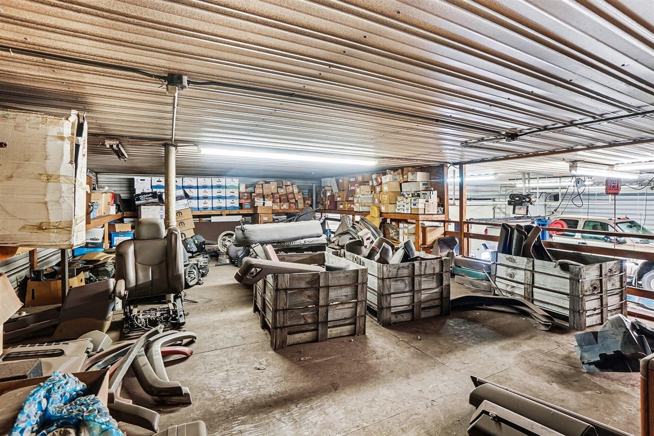 2470 Van Ommen Drive, Holland, MI, 49424-9214