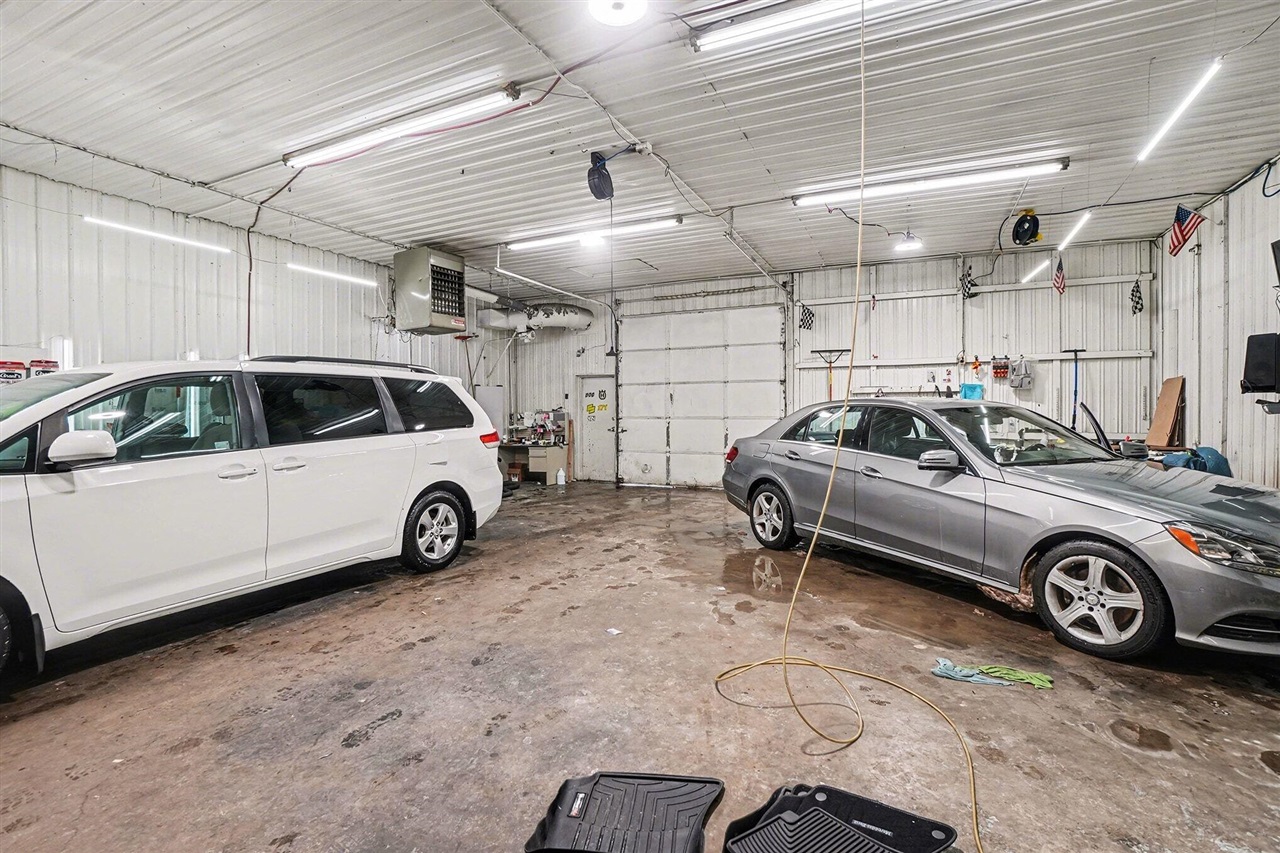 2470 Van Ommen Drive, Holland, MI, 49424-9214