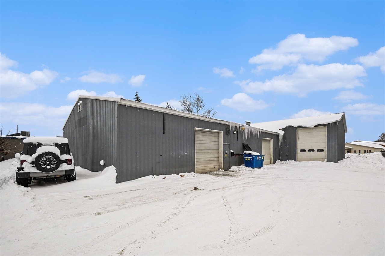 2470 Van Ommen Drive, Holland, MI, 49424-9214