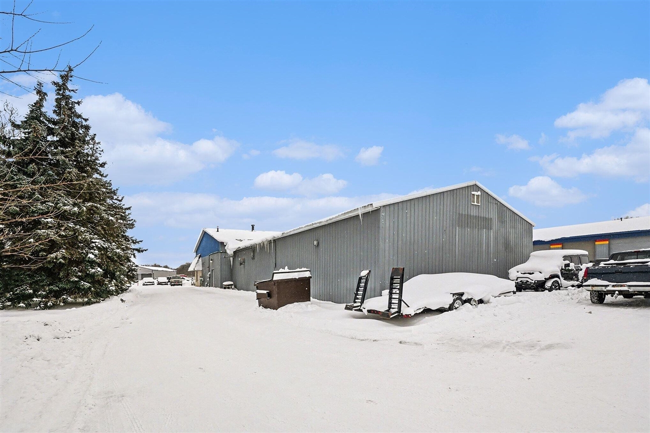 2470 Van Ommen Drive, Holland, MI, 49424-9214