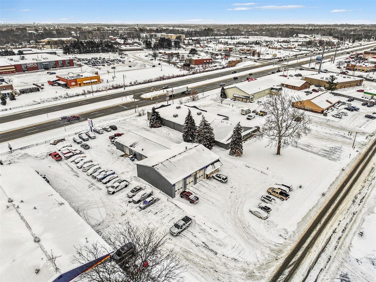 2470 Van Ommen Drive, Holland, MI, 49424-9214