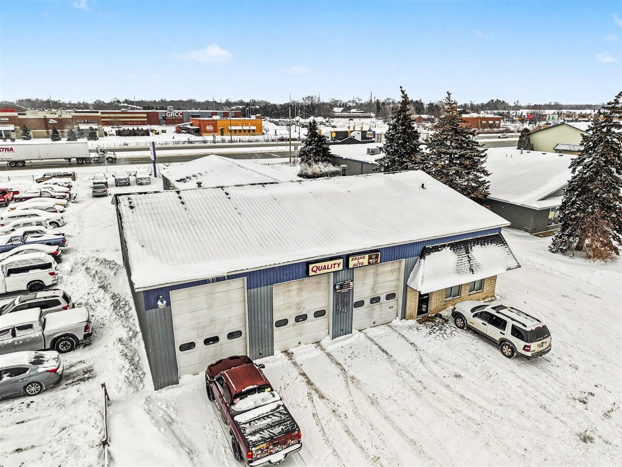 2470 Van Ommen Drive, Holland, MI, 49424-9214