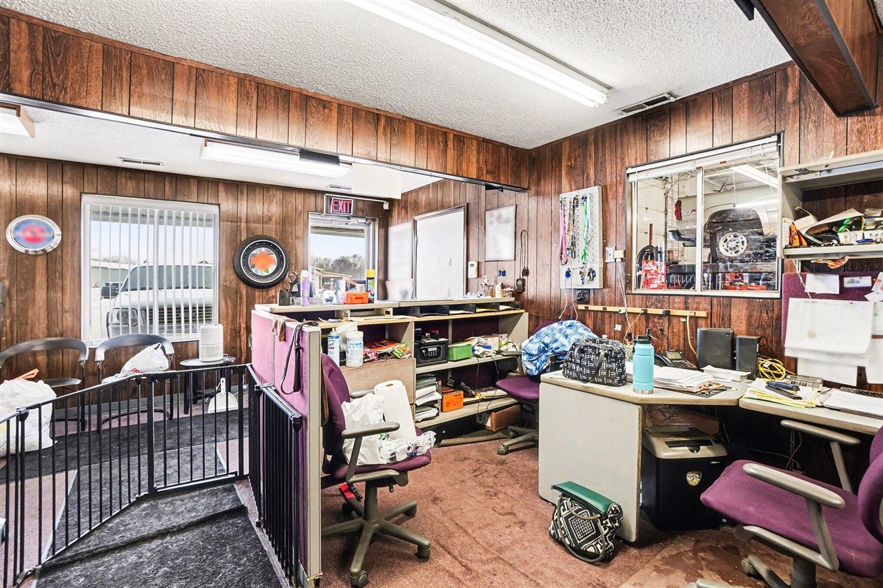 2470 Van Ommen Drive, Holland, MI, 49424-9214