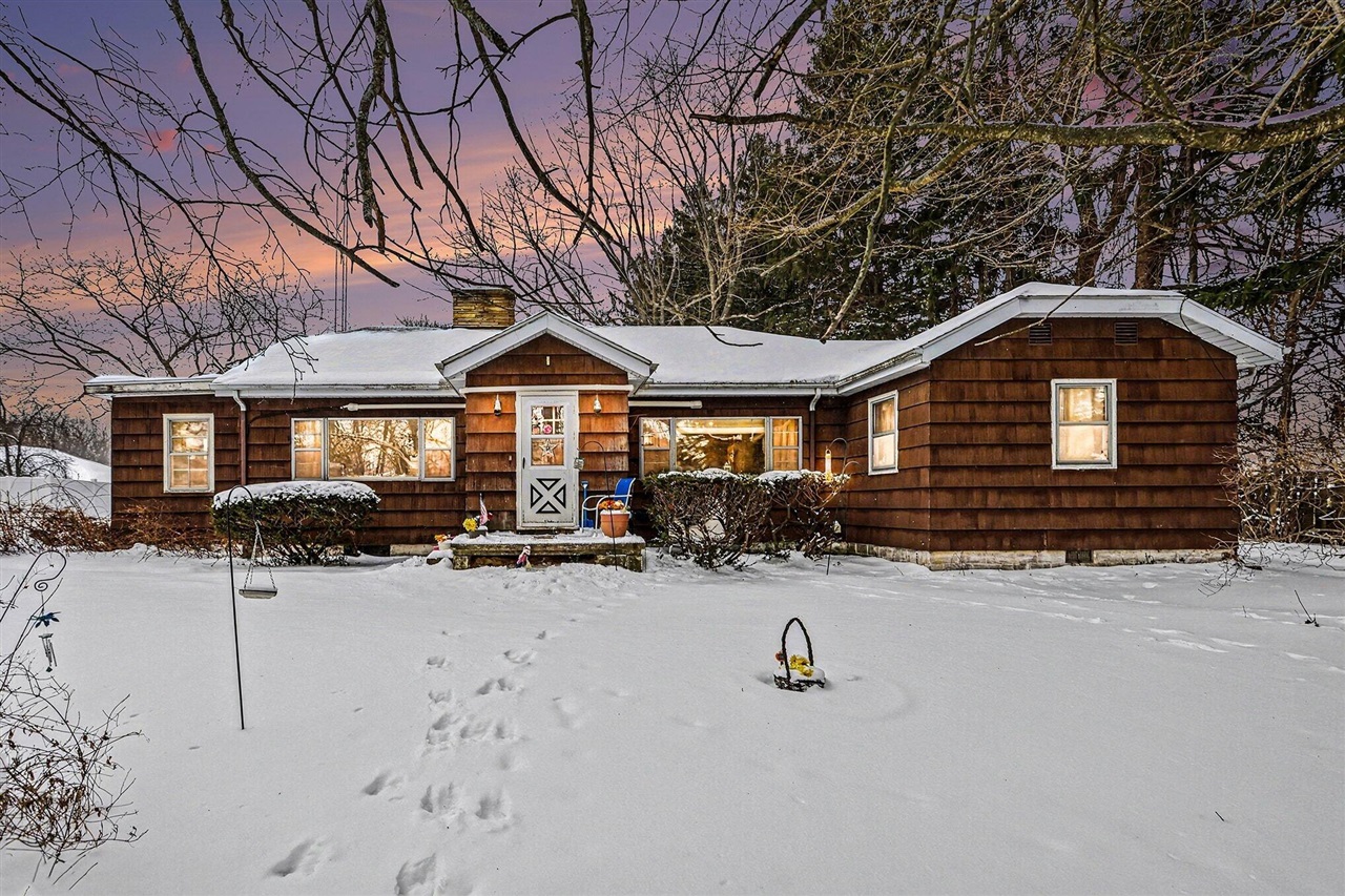 Homes for sale in Saint Joseph, MI | 3633 Lakeshore Dr, Saint Joseph, MI 49085 | MLS# 70513479