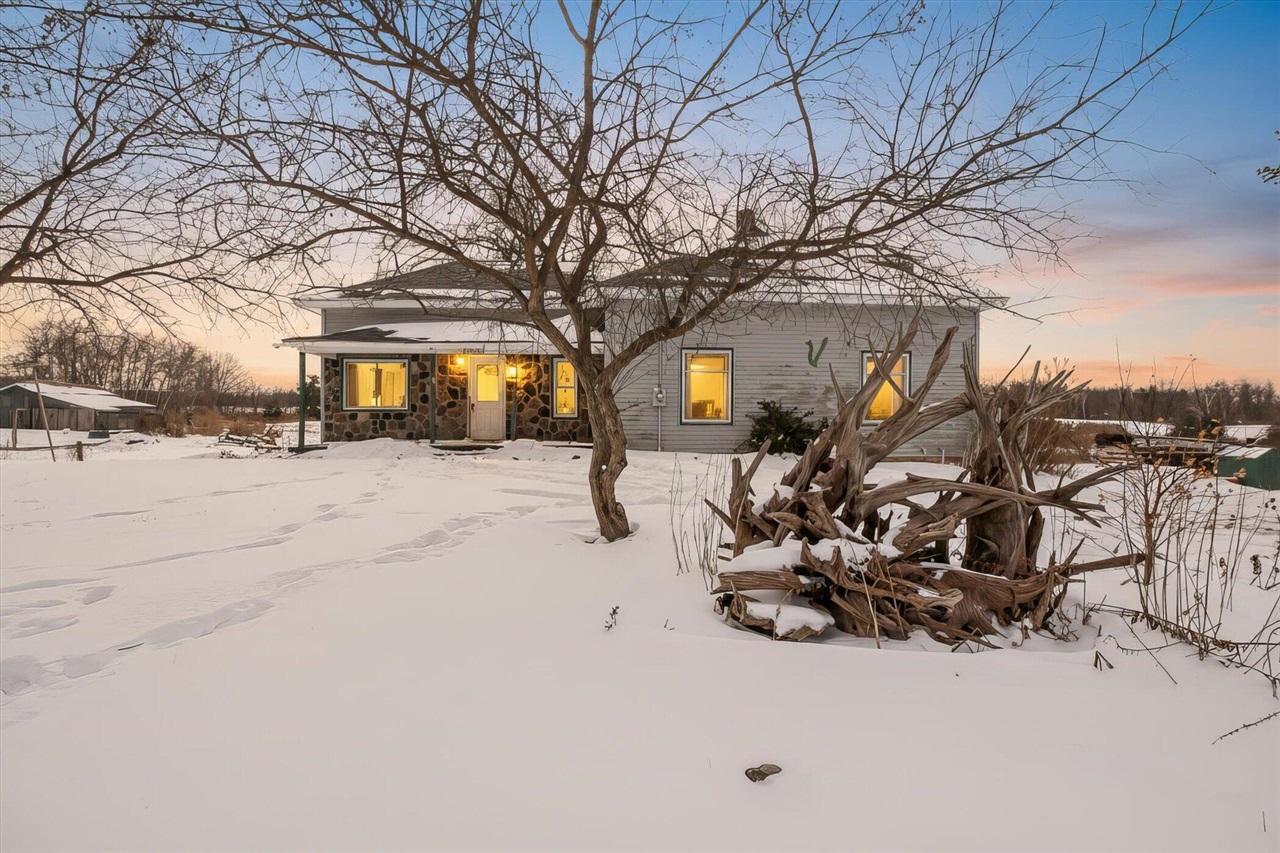 Homes for sale in Remus, MI | 2067 11 Mile Rd, Remus, MI 49340 | MLS# 70513498