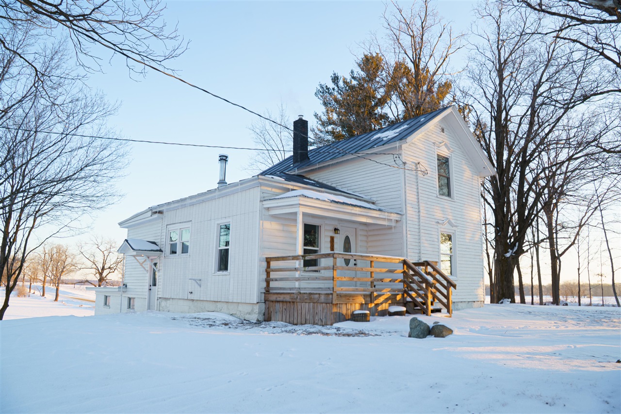 Homes for sale in Freeport, MI | 6005 N Messer Rd, Freeport, MI 49325 | MLS# 70513501