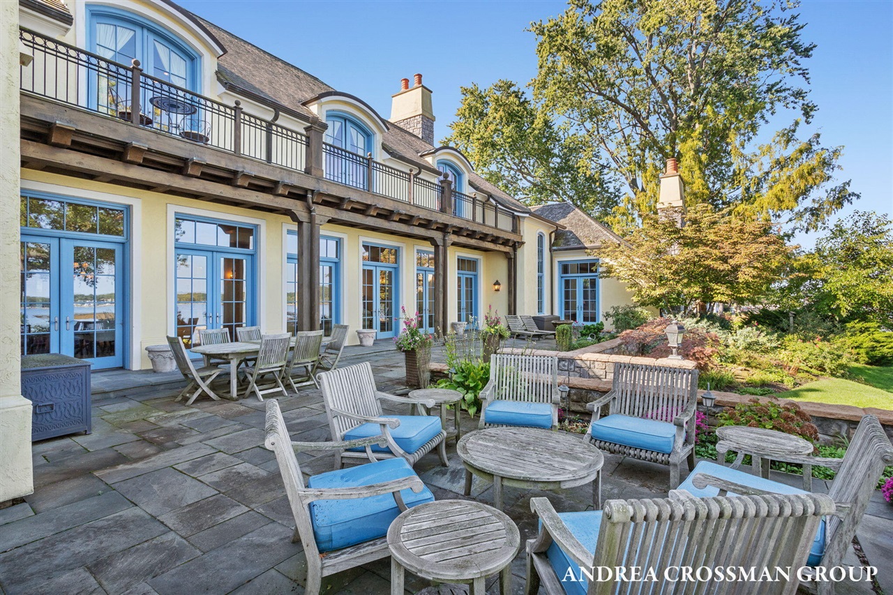 1933 South Shore Drive, Holland, MI, 49423