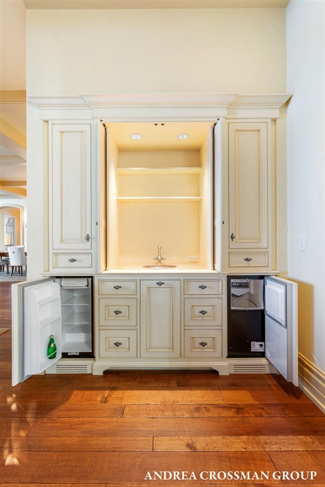 1933 South Shore Drive, Holland, MI, 49423