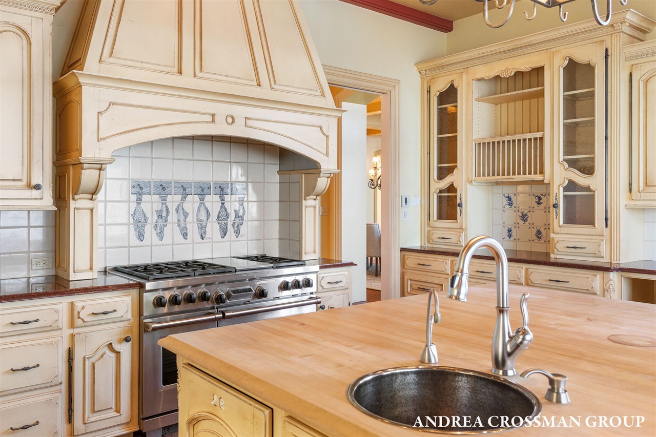 1933 South Shore Drive, Holland, MI, 49423