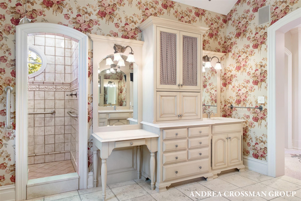 1933 South Shore Drive, Holland, MI, 49423