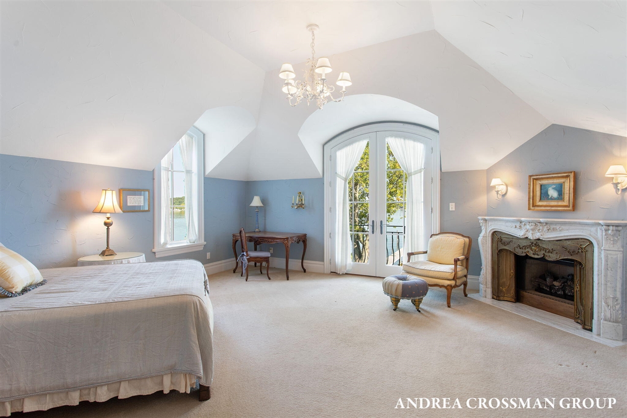 1933 South Shore Drive, Holland, MI, 49423