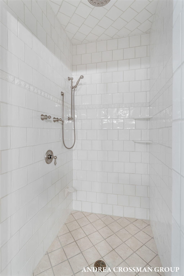 1933 South Shore Drive, Holland, MI, 49423