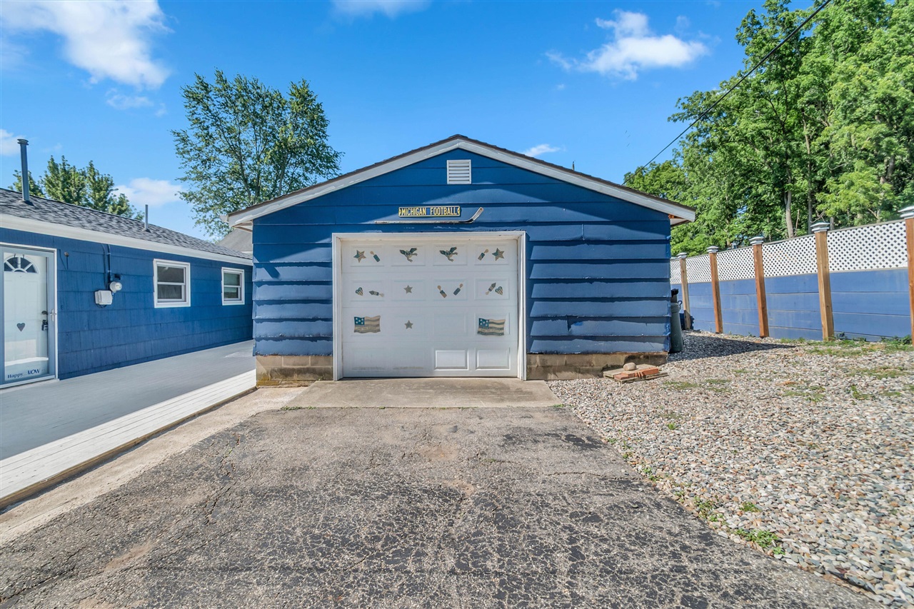 181 Dons Drive photo 22