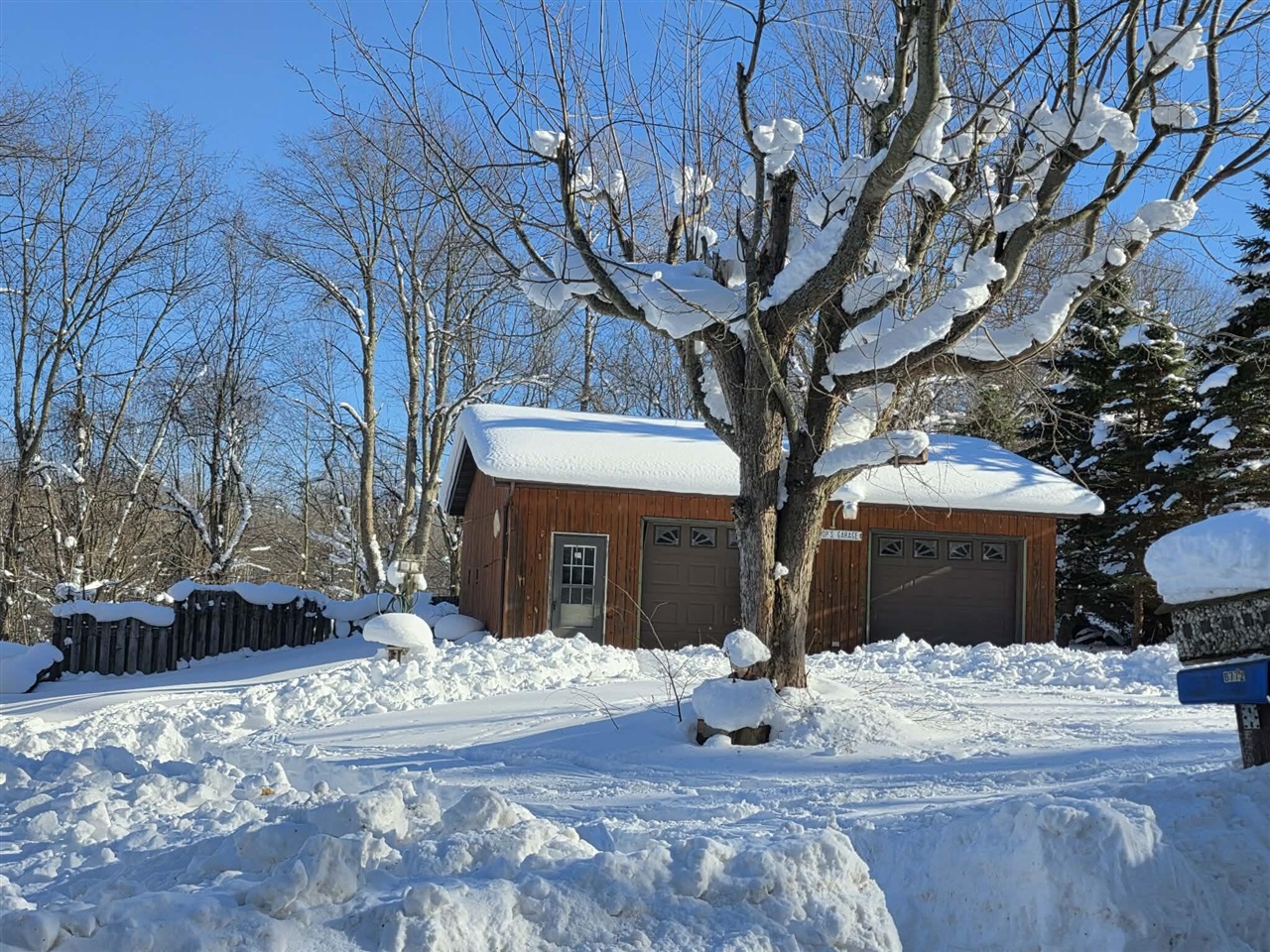 6772 N Claeys Drive, Fountain, MI, 49410-9775