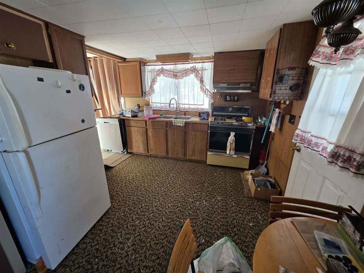 6772 N Claeys Drive, Fountain, MI, 49410-9775