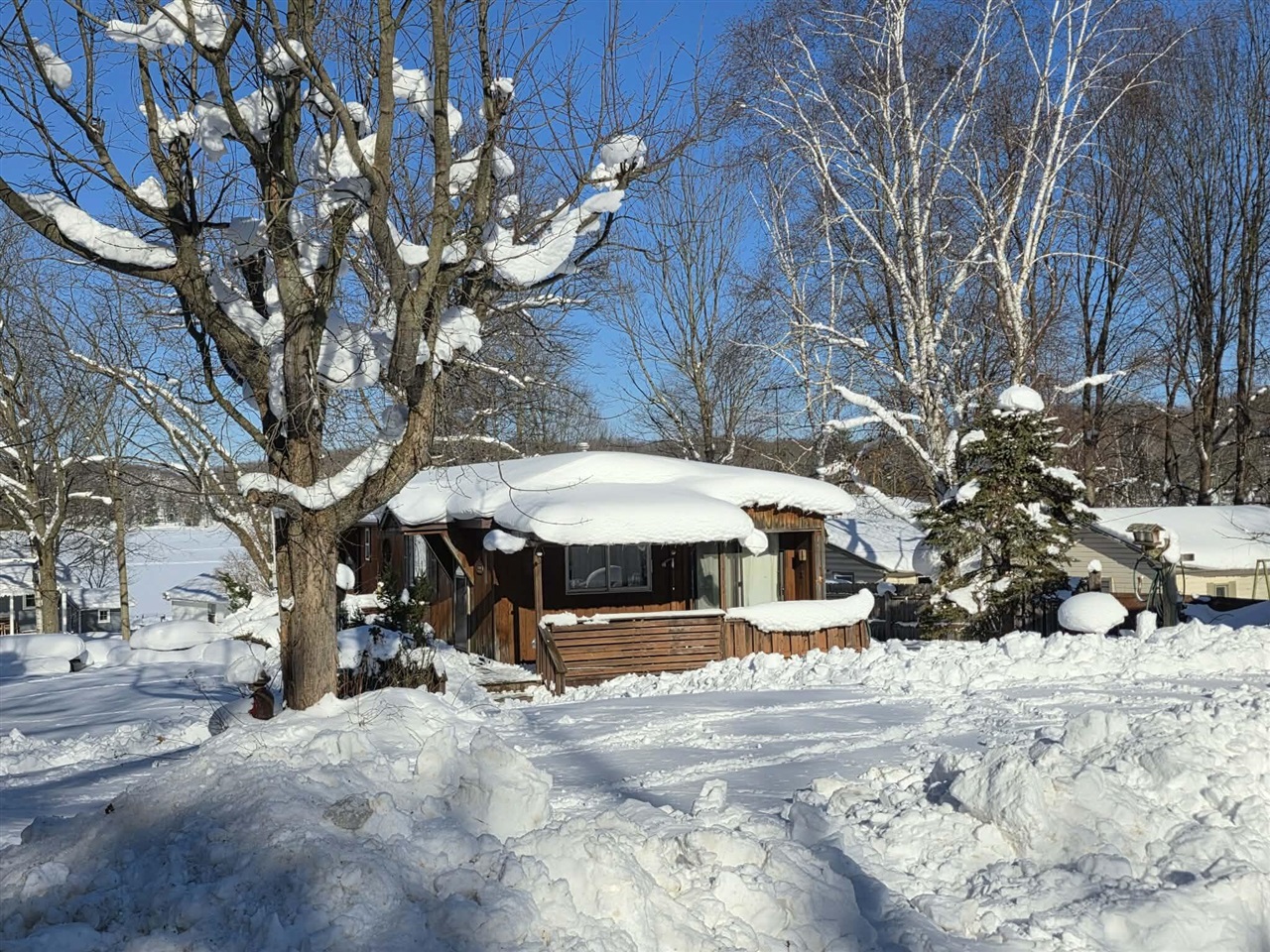 6772 N Claeys Drive, Fountain, MI, 49410-9775