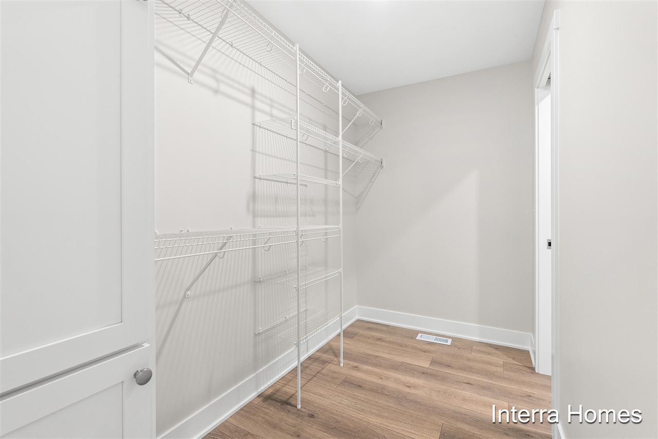 1571 N Village Circle, Kalamazoo, MI, 49009-6136