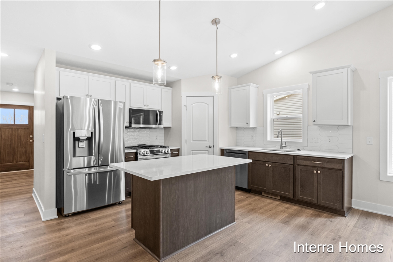 1571 N Village Circle, Kalamazoo, MI, 49009-6136