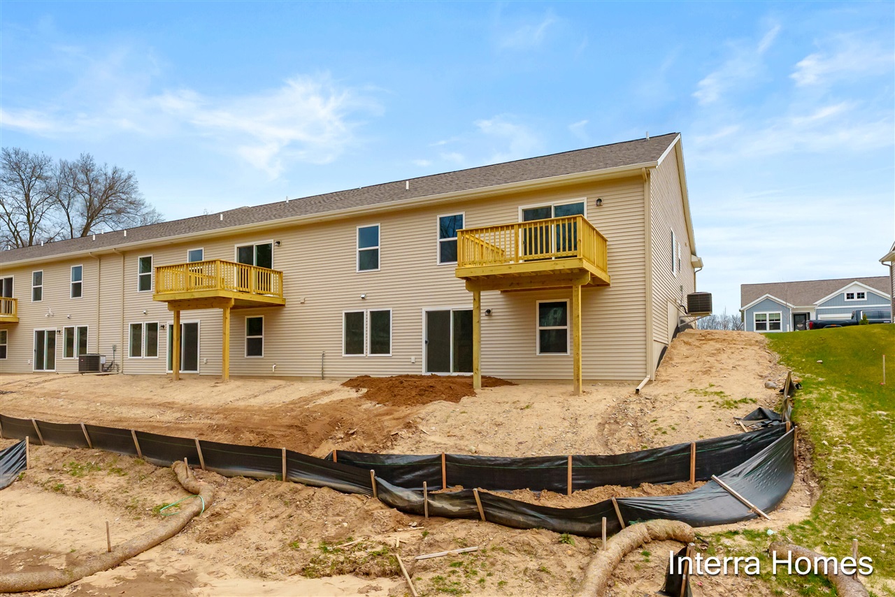 1571 N Village Circle, Kalamazoo, MI, 49009-6136