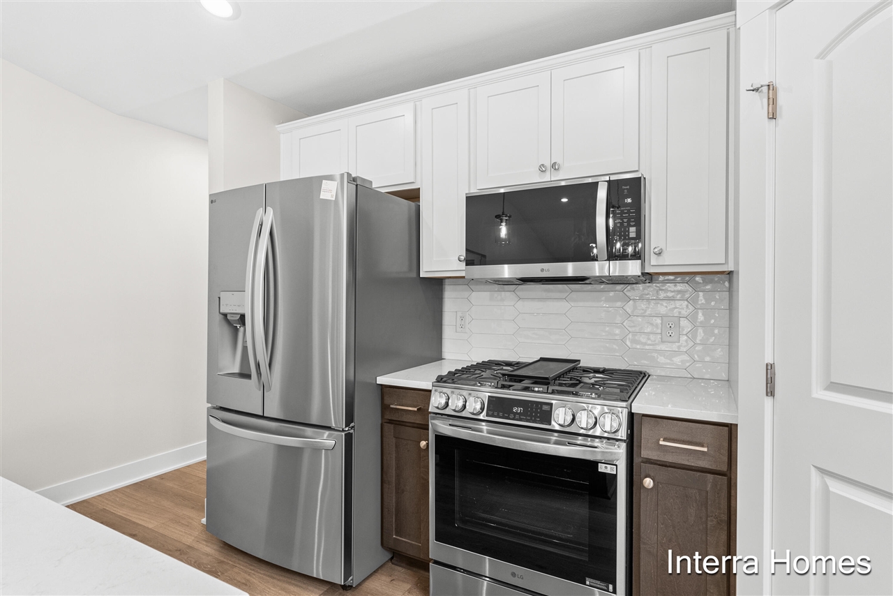 1571 N Village Circle, Kalamazoo, MI, 49009-6136