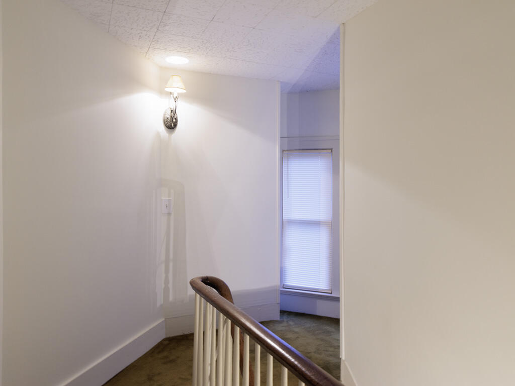 208 W Erie Street photo 30