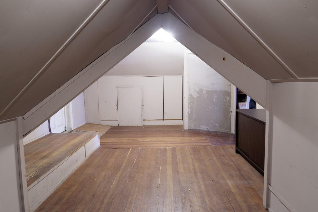 208 W Erie Street photo 46