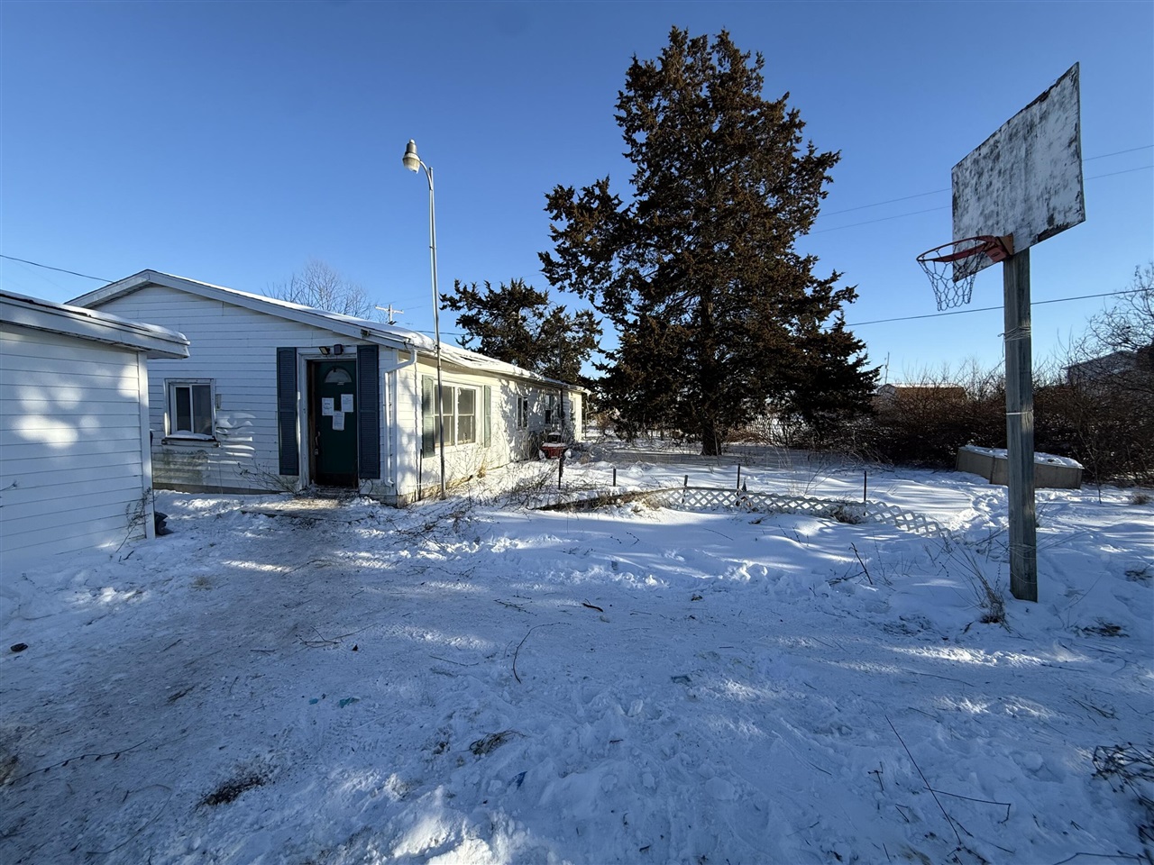 Homes for sale in Charlotte, MI | 2051 Battle Creek Rd, Charlotte, MI 48813 | MLS# 70513604