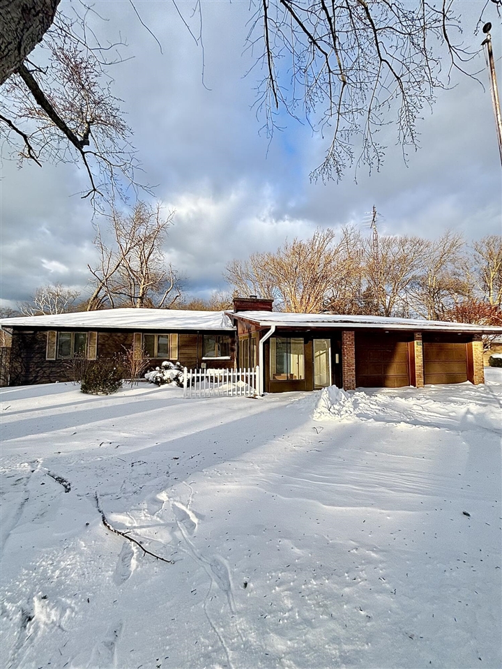 Homes for sale in Saint Joseph, MI | 325 Winwood Ave, Saint Joseph, MI 49085 | MLS# 70513646