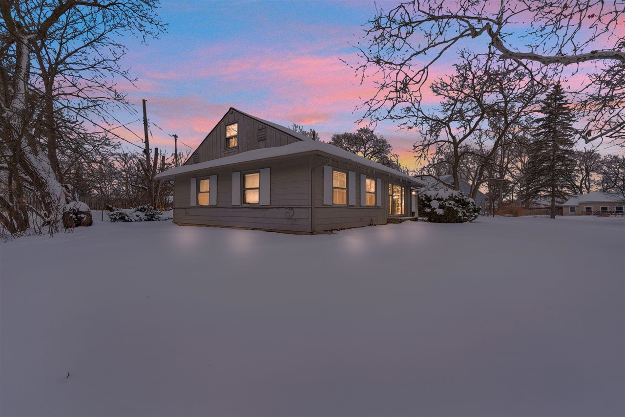 7392 Voerner Avenue, Center Line, MI, 48015 1859