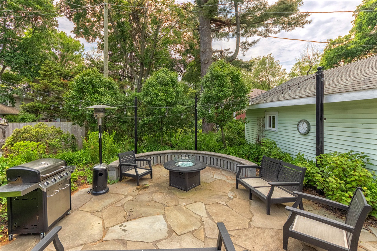 318 Superior Street, South Haven, MI, 49090