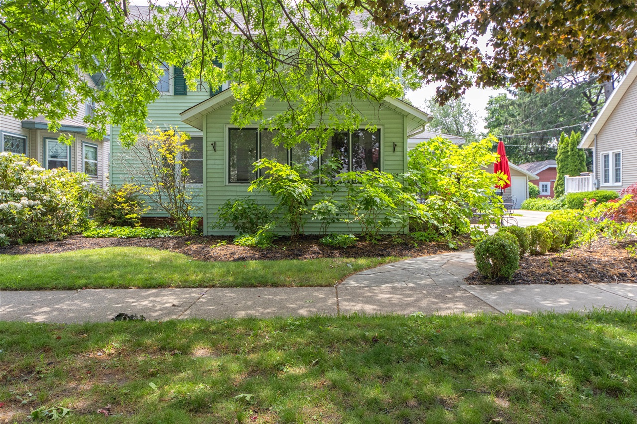 318 Superior Street, South Haven, MI, 49090