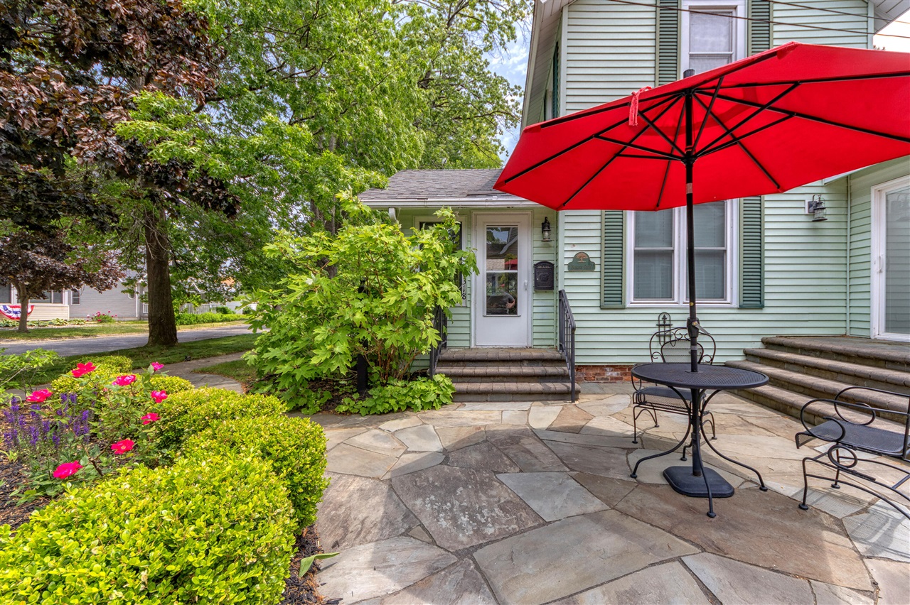 318 Superior Street, South Haven, MI, 49090