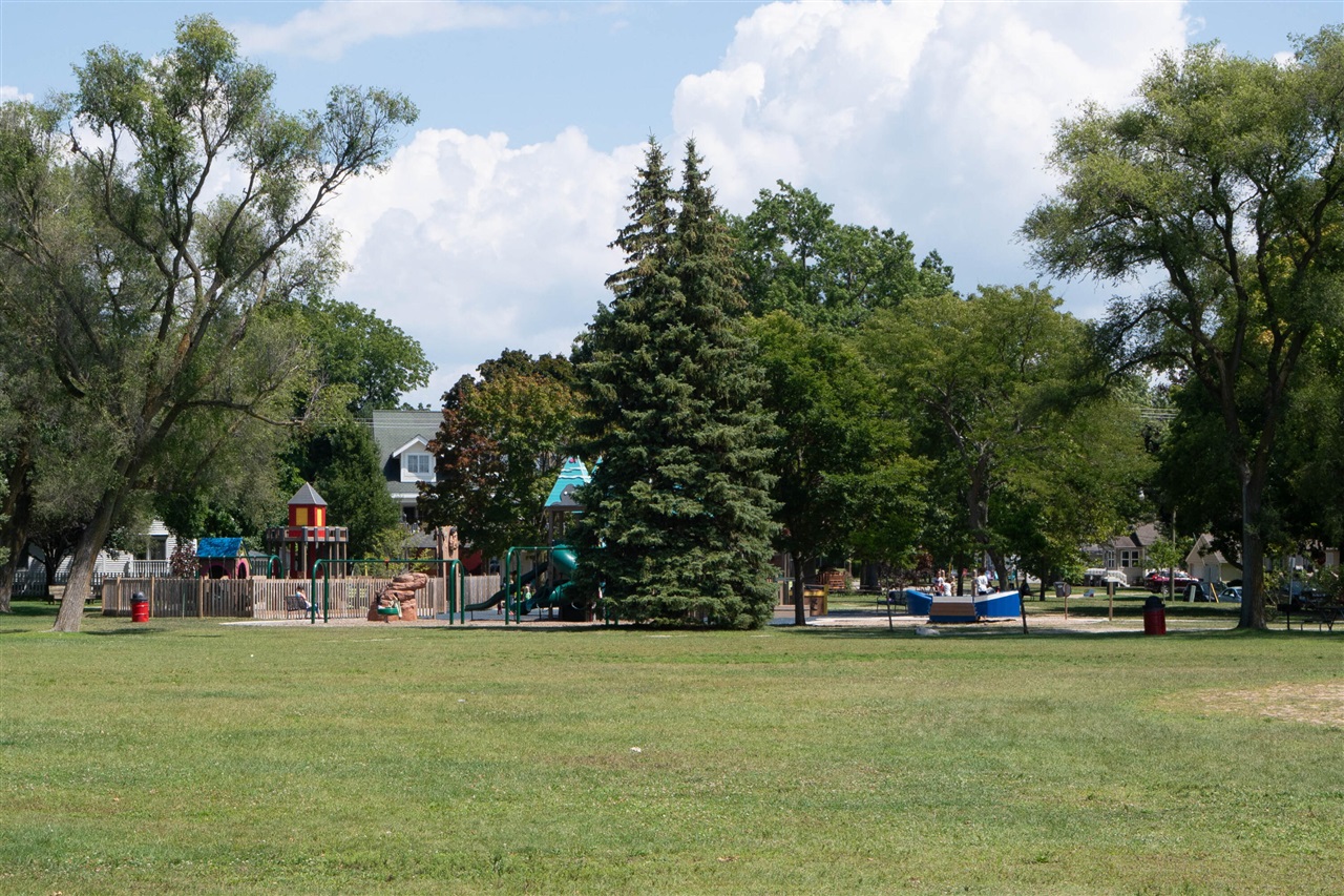 318 Superior Street, South Haven, MI, 49090