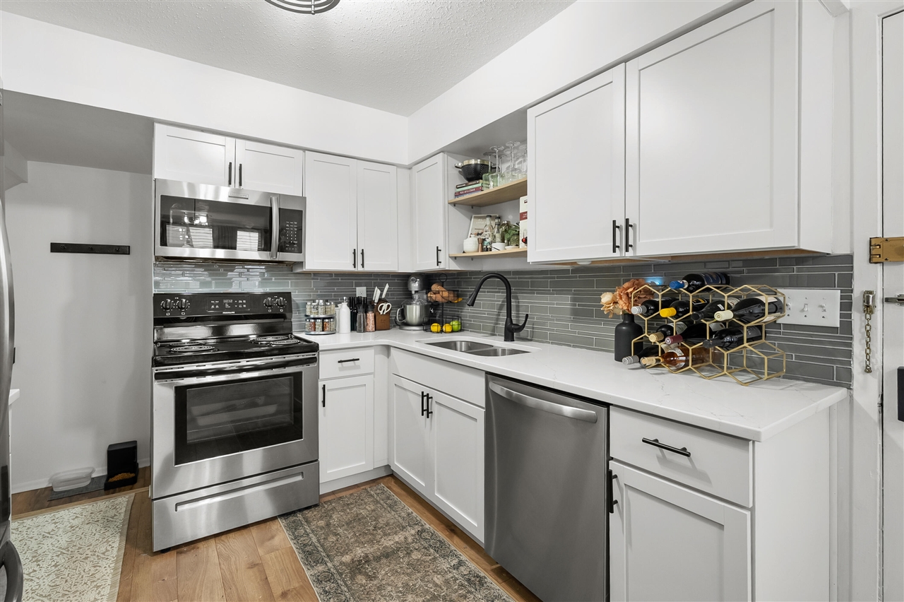 3519 Oak Tree Drive, Kalamazoo, MI, 49048-1283