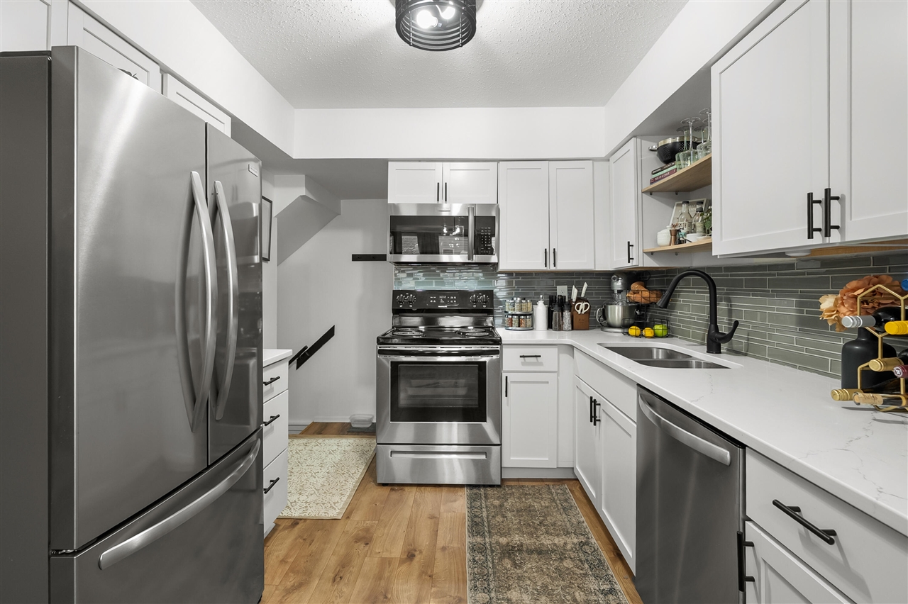 3519 Oak Tree Drive, Kalamazoo, MI, 49048-1283
