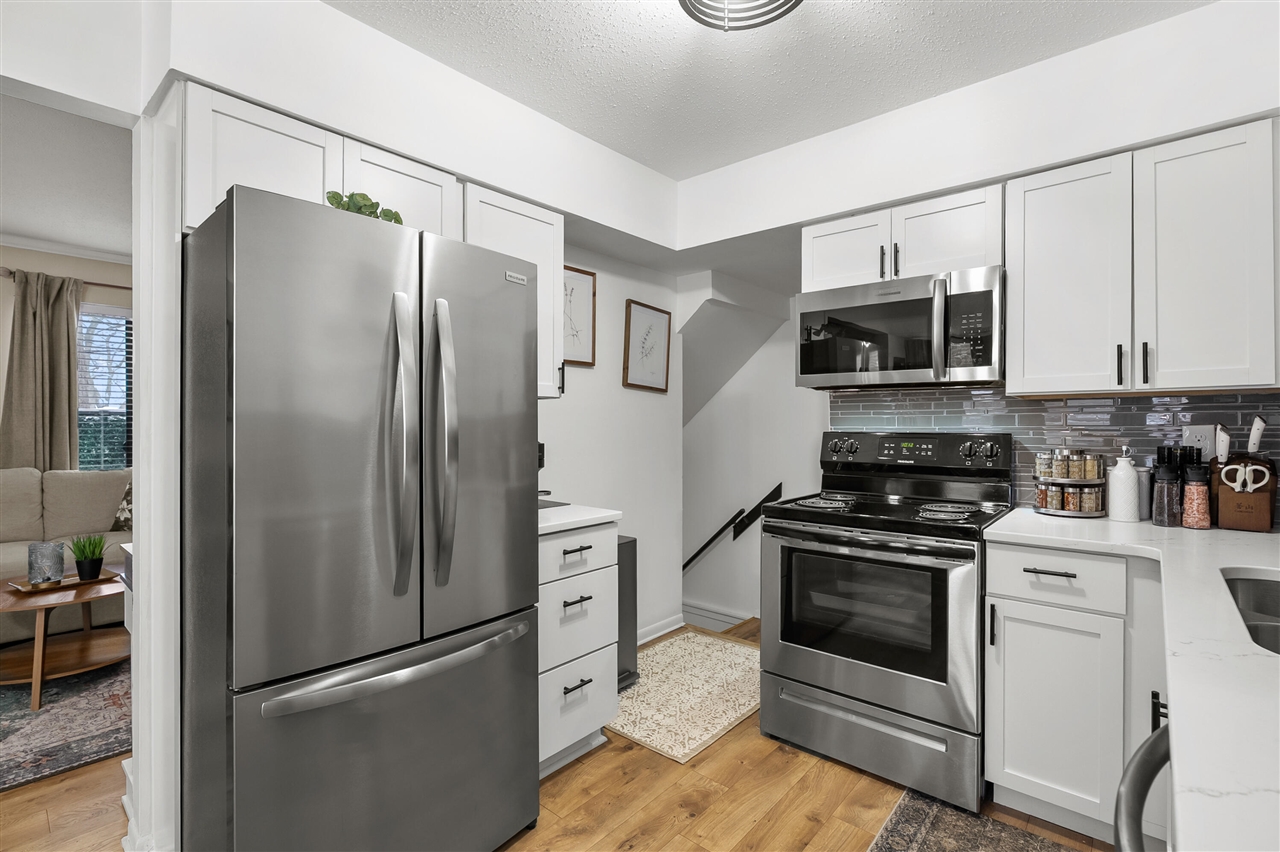3519 Oak Tree Drive, Kalamazoo, MI, 49048-1283