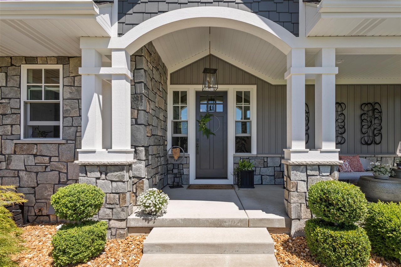 124 Stonegate Drive photo 4